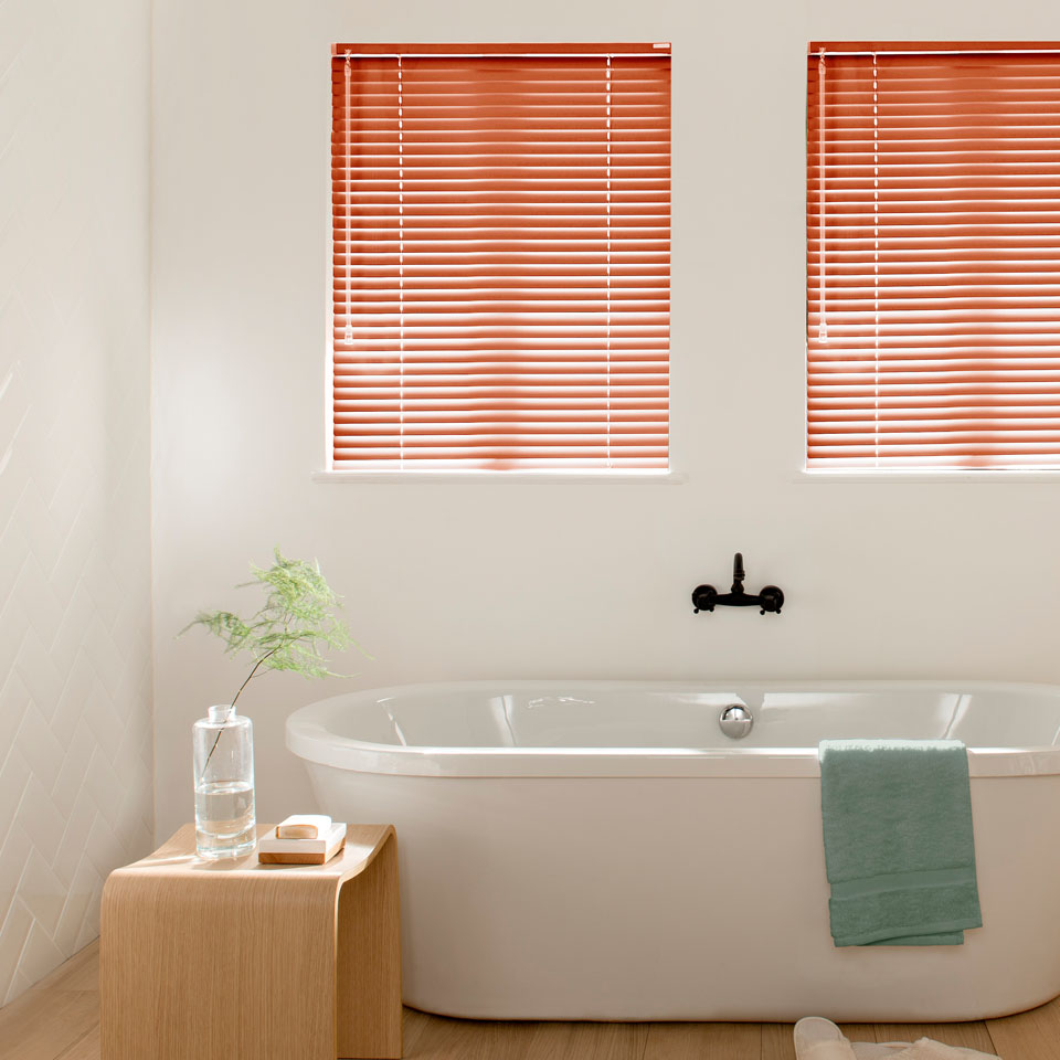 suitable for wet environments such as bathrooms and kitchens